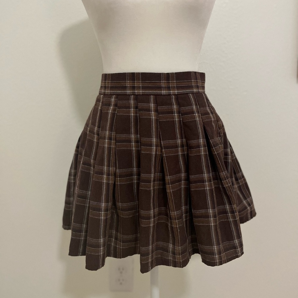 Plaid Pleated Skirt - Picture 2 of 6